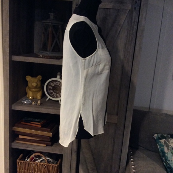 Bebe Blouse 👚 - Picture 4 of 4